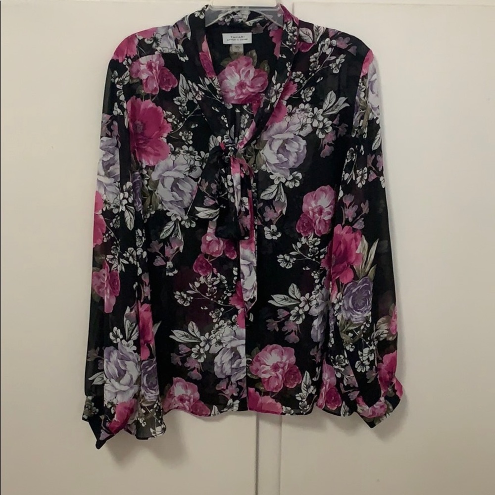 Tahari 1X black pussy bow tie blouse ⬇️lady drop⬇️